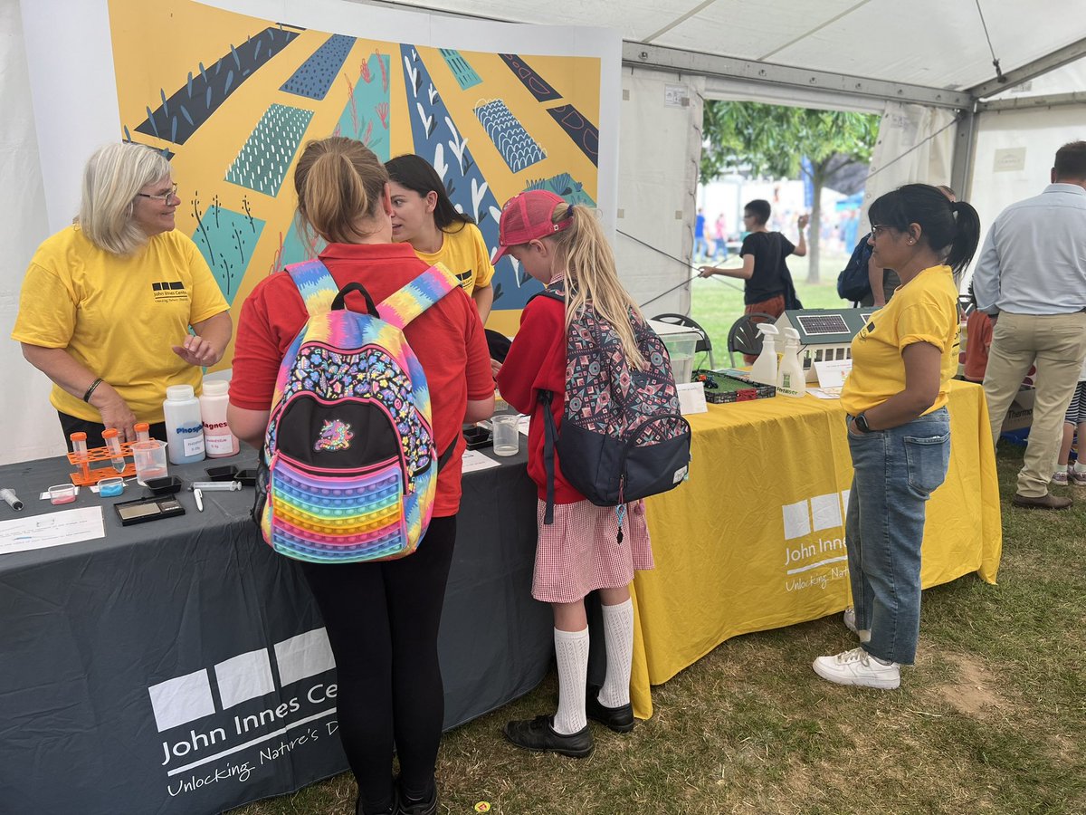 Are you at the #RoyalNorfolkShow @norfolkshow? 🌟🌾 

Come and find us in the Discovery Zone 👩🏽‍🌾🌱 alongside @NorwichSciFest @ffdt_uk and other @NorwichResearch institutes