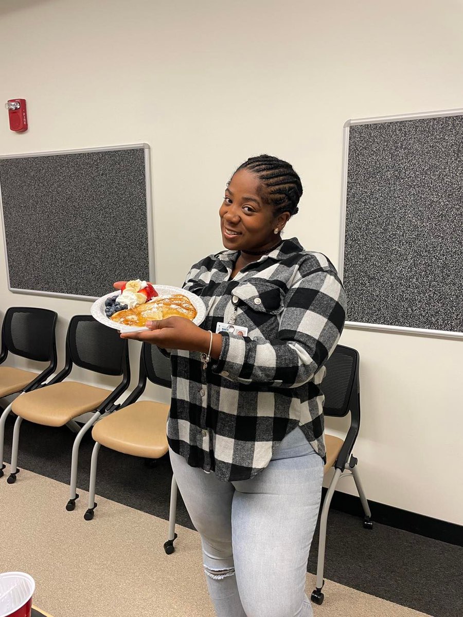 OfficeonAging's tweet photo. ❗ THIS MORNING — Our Senior Options Supervisor Team served up a pancake breakfast for staff in support of @mofcollective's Operation Feed. 🥞
Every year, our agency hosts fun & engaging activities for staff to raise funds for Operation Feed.
#EndHunger #OperationFeed https://t.co/OkcDEZAnpB