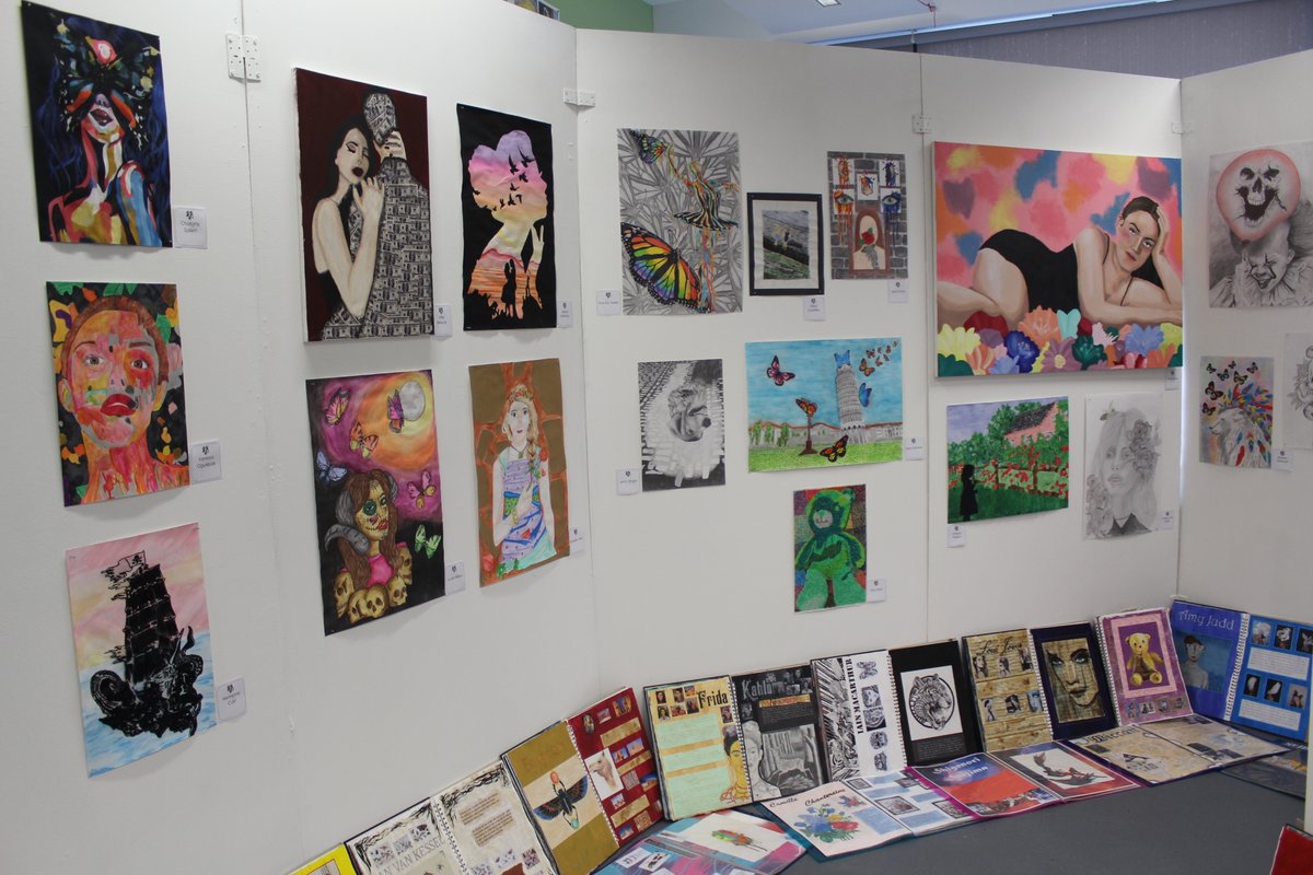 TheVA_Chatham's tweet photo. Our Art and DT departments have been busy setting up the amazing Studio VA. Come along to the launch event tonight 4.30pm to 6.30pm to see our year 11 and 13's creative work.
#artexhibition #studioVA #wearevictory #weareone #proudtobeTSAT https://t.co/ilxDsW7scB