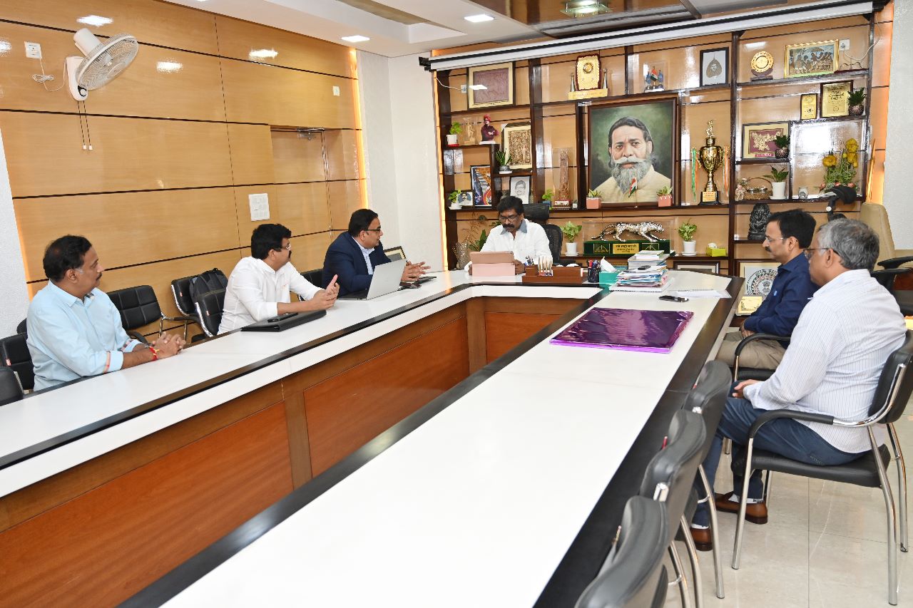 CM हेमंत सोरेन से अमेरिका के एफिसीएन्स सिस्टम के CEO ने की मुलाकात CEO of America's Efficiency System met CM Hemant Soren