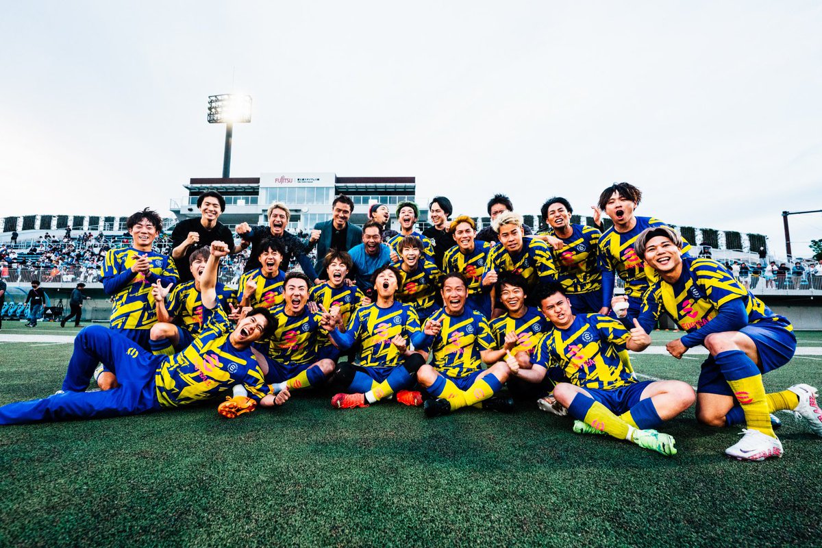 LISEM_TAKA's tweet photo. 🏆優勝🏆
何歳になっても優勝は嬉しいものや😊
応援してくれた人たち！ありがとう！そしておめでとう🎉✨
#リールズリーグ #winners #リゼム #優勝 #仲間  #いや違う #ファミリー #最高 https://t.co/GoabHnbLo8