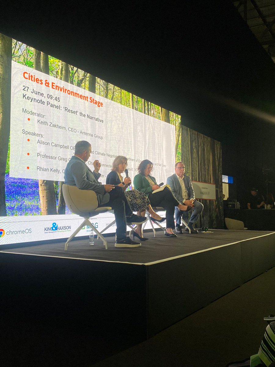 UKinChile's tweet image. Esta semana estamos en @london_climate #LCAW2023,   compartiendo visiones con expertos en medio ambiente y sustentabilidad de sectores público y privado, sobre cómo tomar #acciónclimática urgente para lograr #netzero. 🌎♻️⚡

#carbononeutral #sustentabilidad #ClimateActionNow