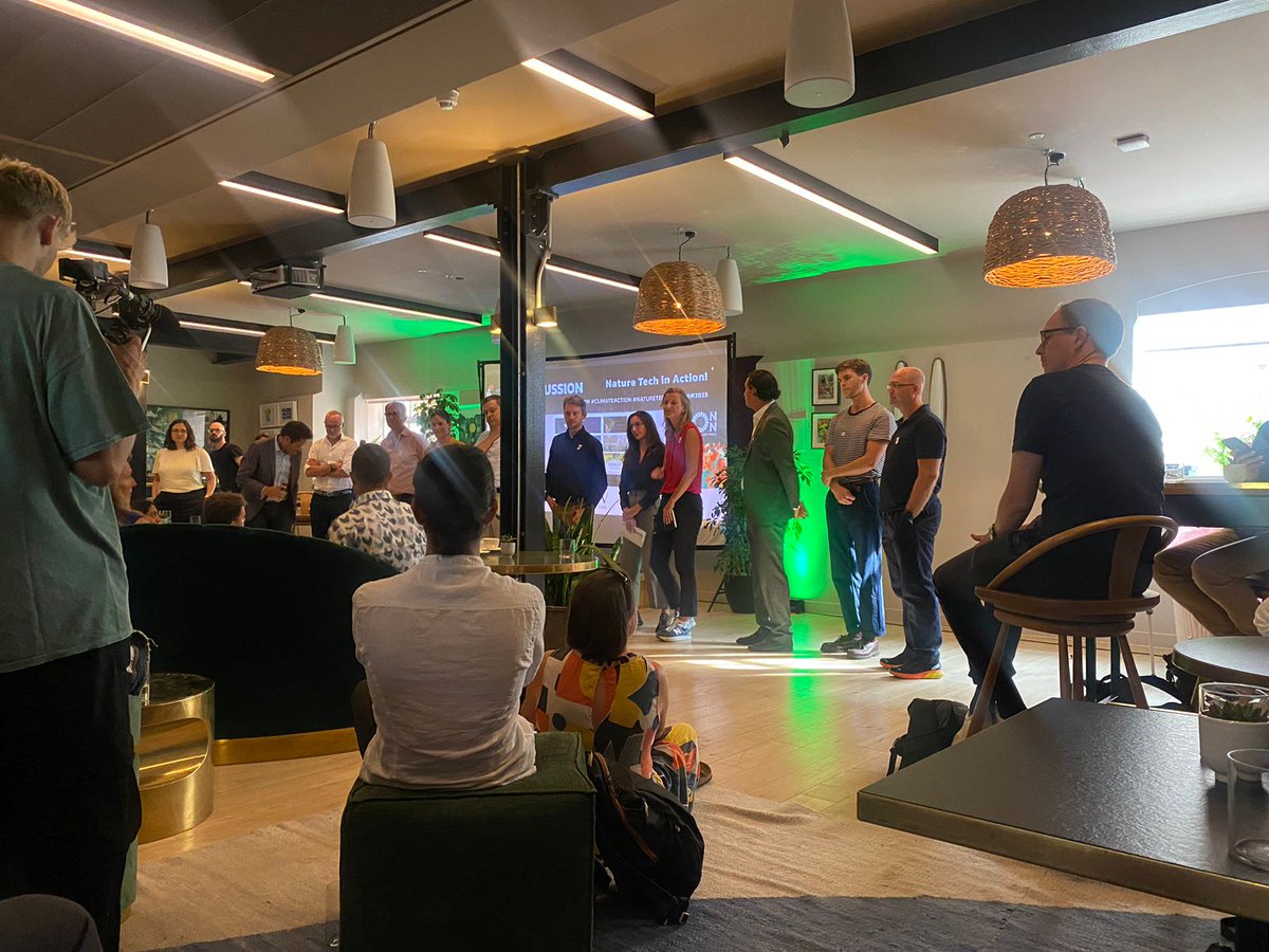 UKinChile's tweet image. Esta semana estamos en @london_climate #LCAW2023,   compartiendo visiones con expertos en medio ambiente y sustentabilidad de sectores público y privado, sobre cómo tomar #acciónclimática urgente para lograr #netzero. 🌎♻️⚡

#carbononeutral #sustentabilidad #ClimateActionNow