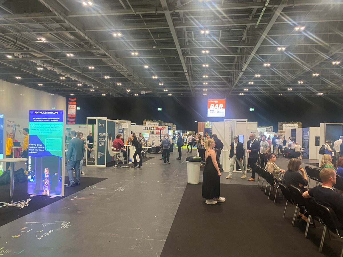 UKinChile's tweet image. Esta semana estamos en @london_climate #LCAW2023,   compartiendo visiones con expertos en medio ambiente y sustentabilidad de sectores público y privado, sobre cómo tomar #acciónclimática urgente para lograr #netzero. 🌎♻️⚡

#carbononeutral #sustentabilidad #ClimateActionNow