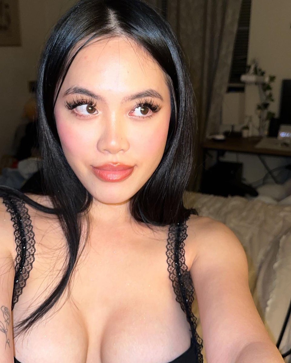 emmesvo's tweet image. Back camera undefeated