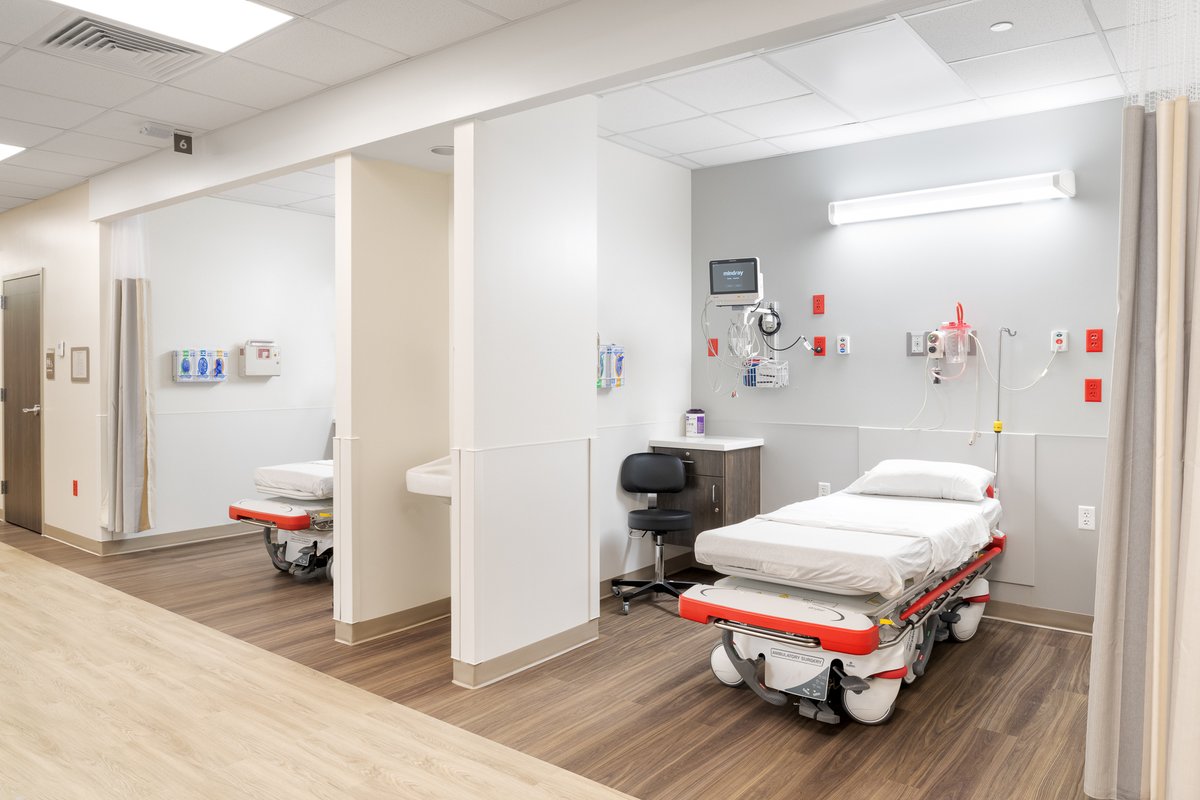 StructureToneSW's tweet photo. We achieved a milestone with the completion of a freestanding ambulatory surgery center in #WillisTX. This cutting-edge facility spans 19,500SF with state-of-the-art operating suites and exceptional care. Proud to contribute to this modern healthcare space. #hd_architects https://t.co/QptSArOvOo
