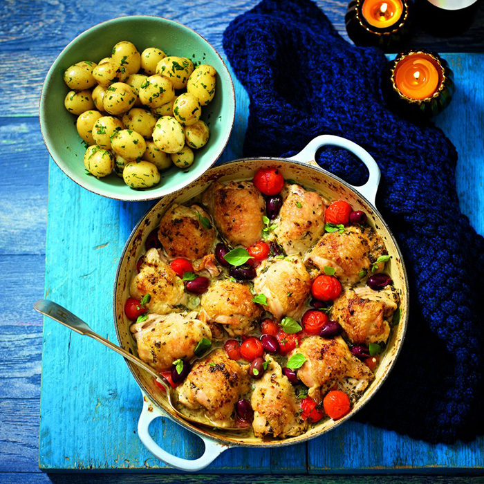 foodandhome_sa's tweet image. Try this one-pot Mediterranean Chicken casserole recipe for a weeknight supper that won’t take ages to make, and that doesn't compromise on flavour.

Make it tonight: foodandhome.co.za/recipes/one-po…

#CookingWithFH