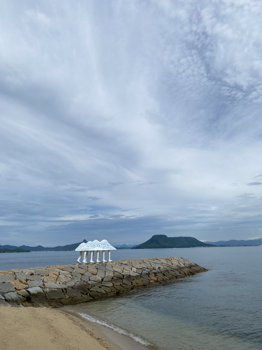 #Ogijima Island : Where art and the island coexist harmoniously. 🎌🖼️

#OpenAirMuseum #Japan #art