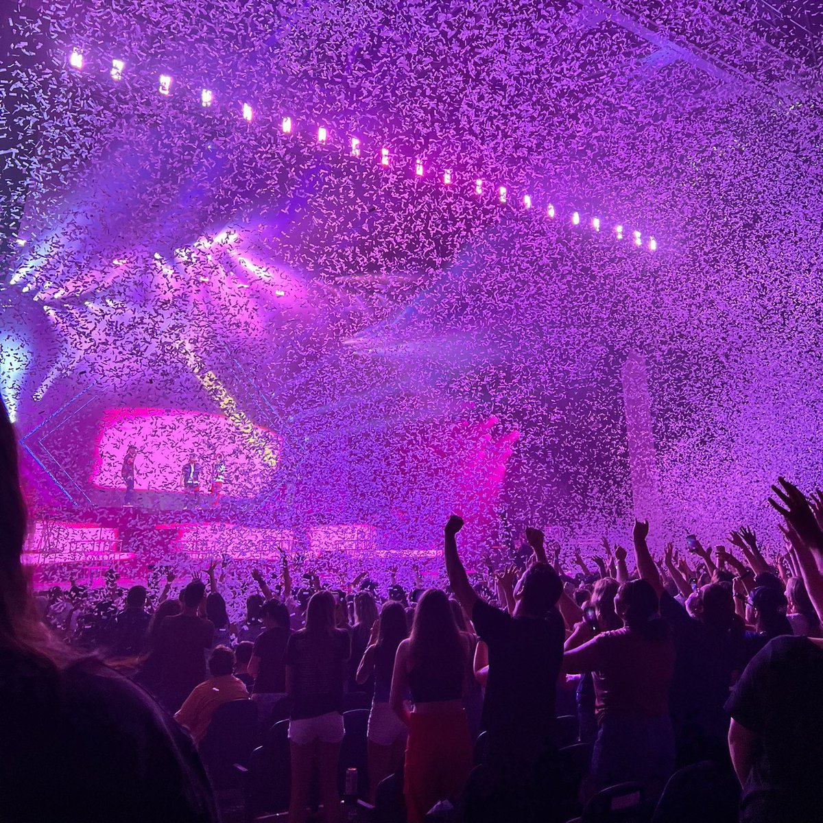 hatersHQs's tweet photo. 🔆 CAN'T GET ENOUGH TOUR 2023 🔆

June 27, 2023 @ The Pavilion at Star Lake
Burgettstown, PA
Doors - 5:30PM | Show - 7:00PM 
with Special Guests: MAX &amp; JAX

#CantGetEnoughTour #CGEBurgettstown #CGETOUR2023 https://t.co/5yy1YYu0aG