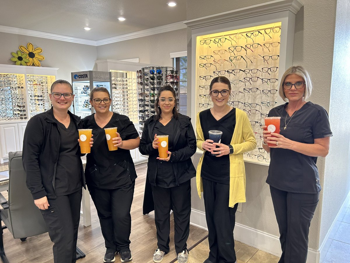 •T E A   D R O P•

Our friends at Centerton Family Eyecare received a tea drop! We could SEE they needed the energy boost!😝

Who do YOU want to receive a free tea drop next?! Comment below and nominate a local business! 

#G3Nutrition #centertonar
