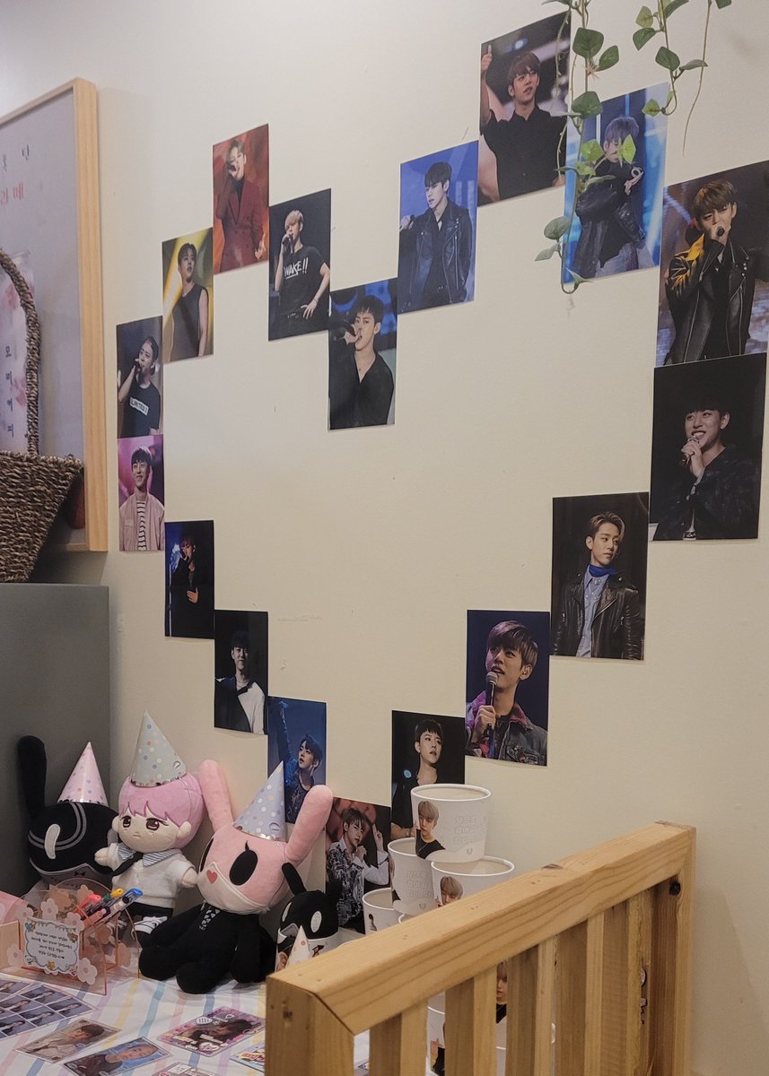 u_rdabest's tweet photo. 모리카페

#누리달_스물여드레 #정대현 #JDH_HBD
#앞으로_걸어갈_길에도_힘이_되어줄게 https://t.co/q28Wh9iLFn
