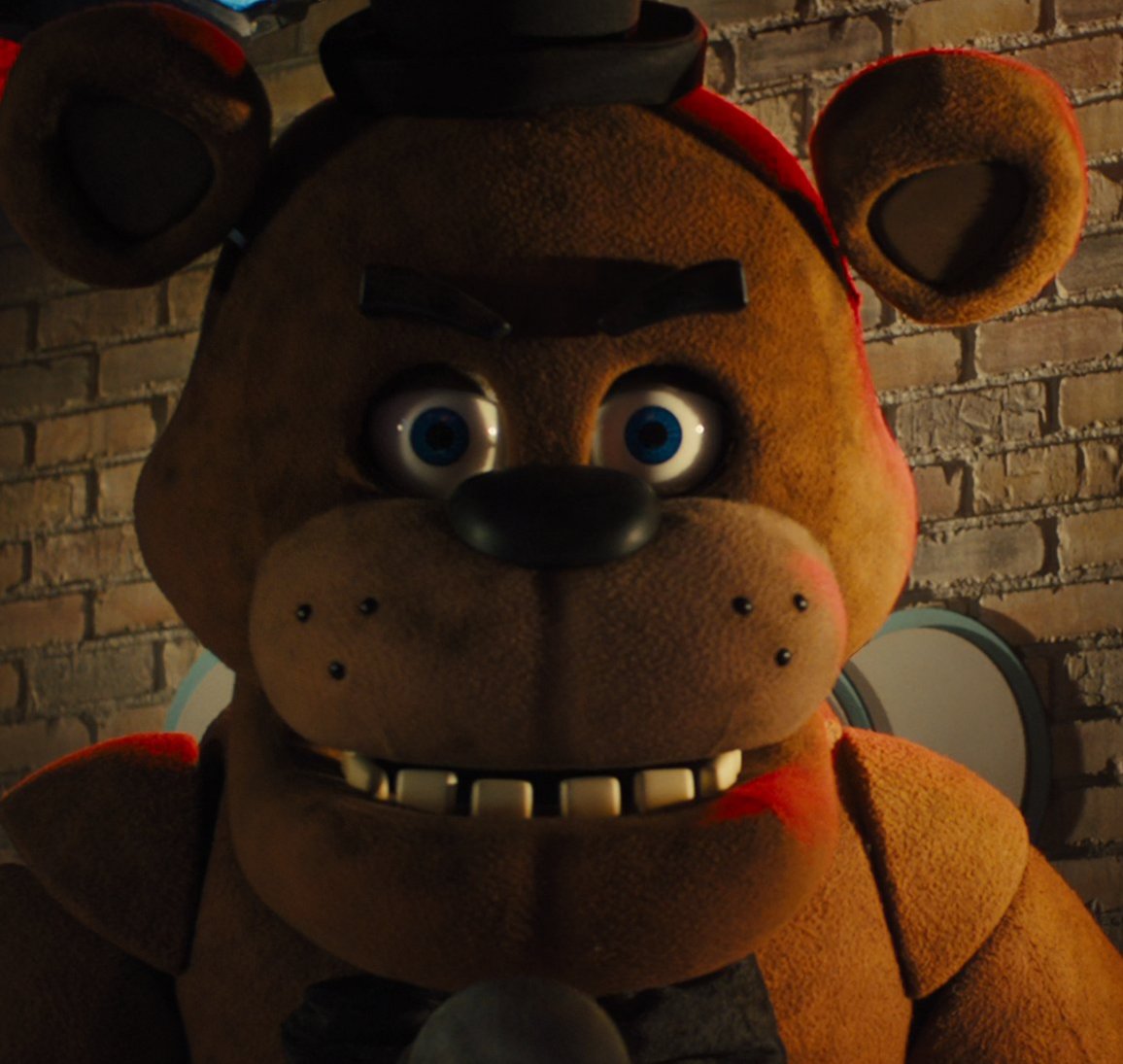 Ok now you're gonna tell me some people STILL think this is normal Freddy???? How??? This is literally Golden Freddy I don't see how it's so hard to tell? #fnaf #FNAFMOVIE #FNAFCHICA #FNAFFOXY #FNAFBONNIE #fnafcupcake