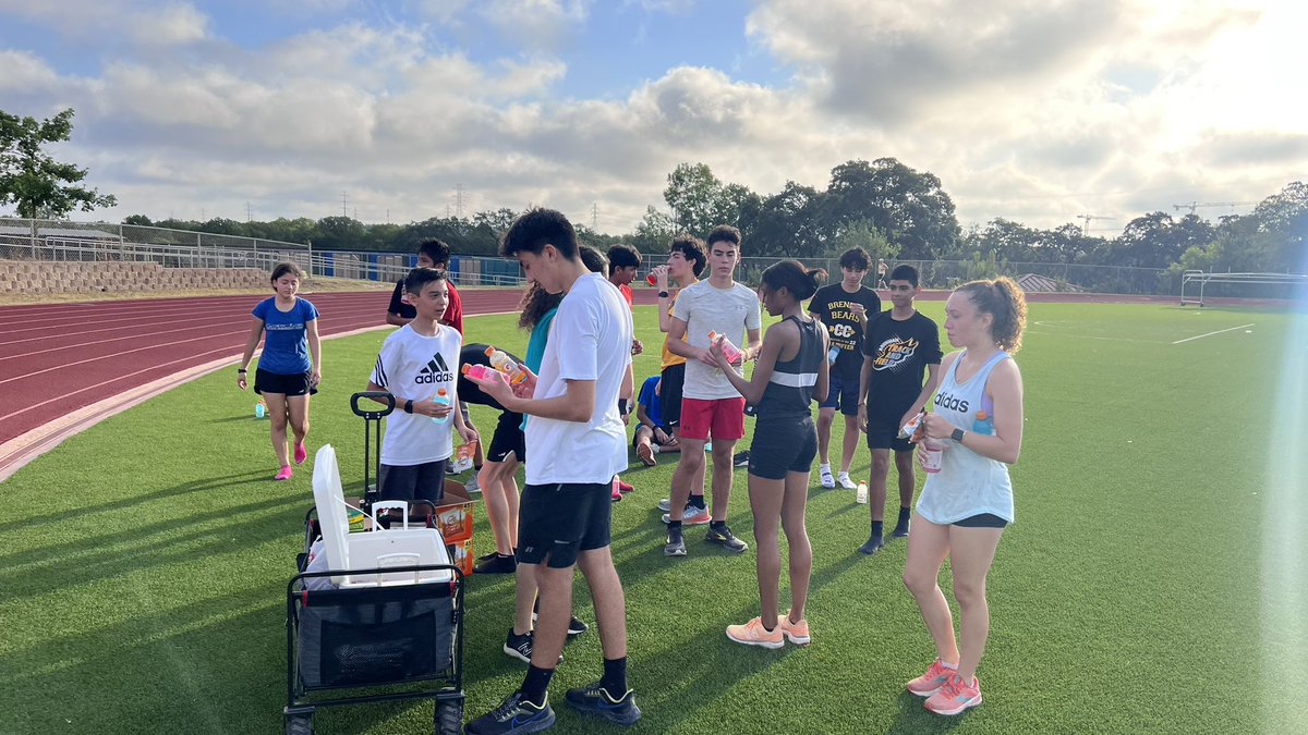 It was a great day as our athletes competed hard in their time trial this morning. Afterwards the athletes enjoyed snacks and Gatorades.  It was  great to see the smiles and hear the laughter.

#GoBears #BrennanXC #WednesdayTreatDays
