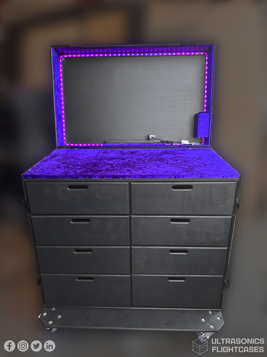 ultrasonicscase's tweet image. Here are some cases that utilise LED lights! 🤩
Hopefully this brightens your day a little bit! 
👇👇
Drop us a DM or an email to enquire and get your bespoke case quoted today!
📩info@ultrasonicscases.co.uk
💻ultrasonicscases.co.uk
#xbox #led #ledsetup #tourcase #flightcase
