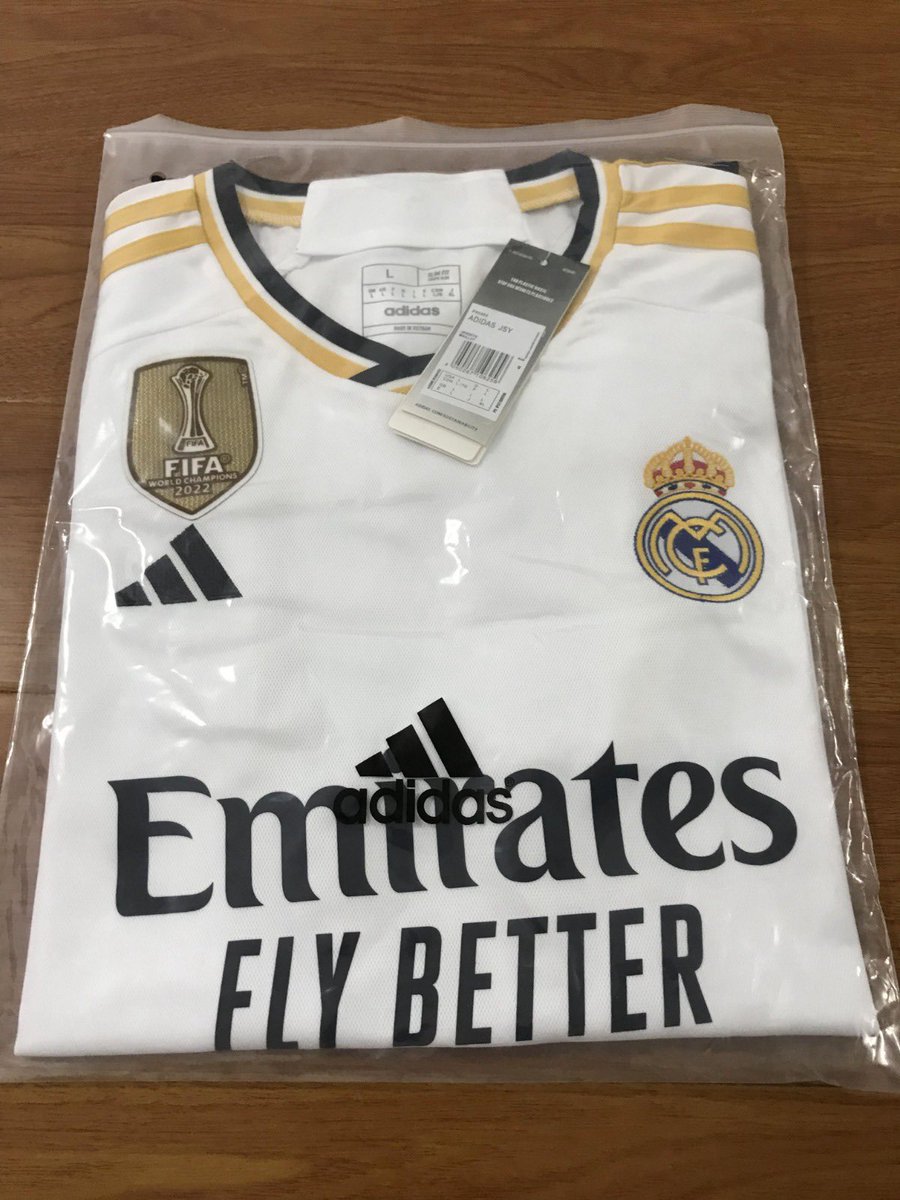 lojacamisaonze's tweet photo. Patches disponíveis na nova camisa do Real! 🤍 https://t.co/jdOAlxvzBw