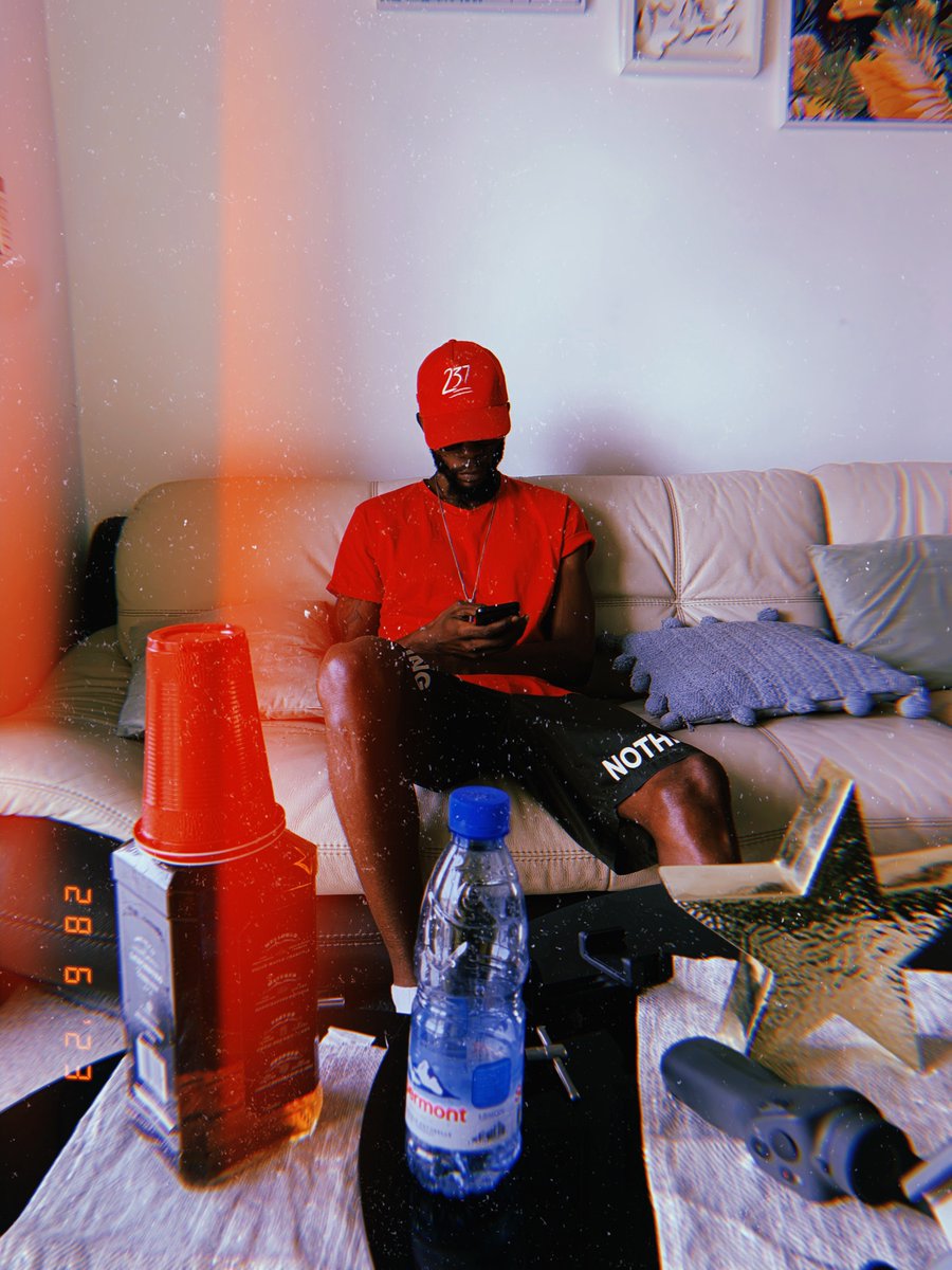 DarealBlueMagic's tweet photo. Already working. 
#LeCooloir 🟥🇨🇲🌍 x 2:37 à Yaoundé - Jour j-1. 
Le baume François est à Douala. #ZorWay 

https://t.co/oRsS7iwXsy https://t.co/sgVR3yQu6u
