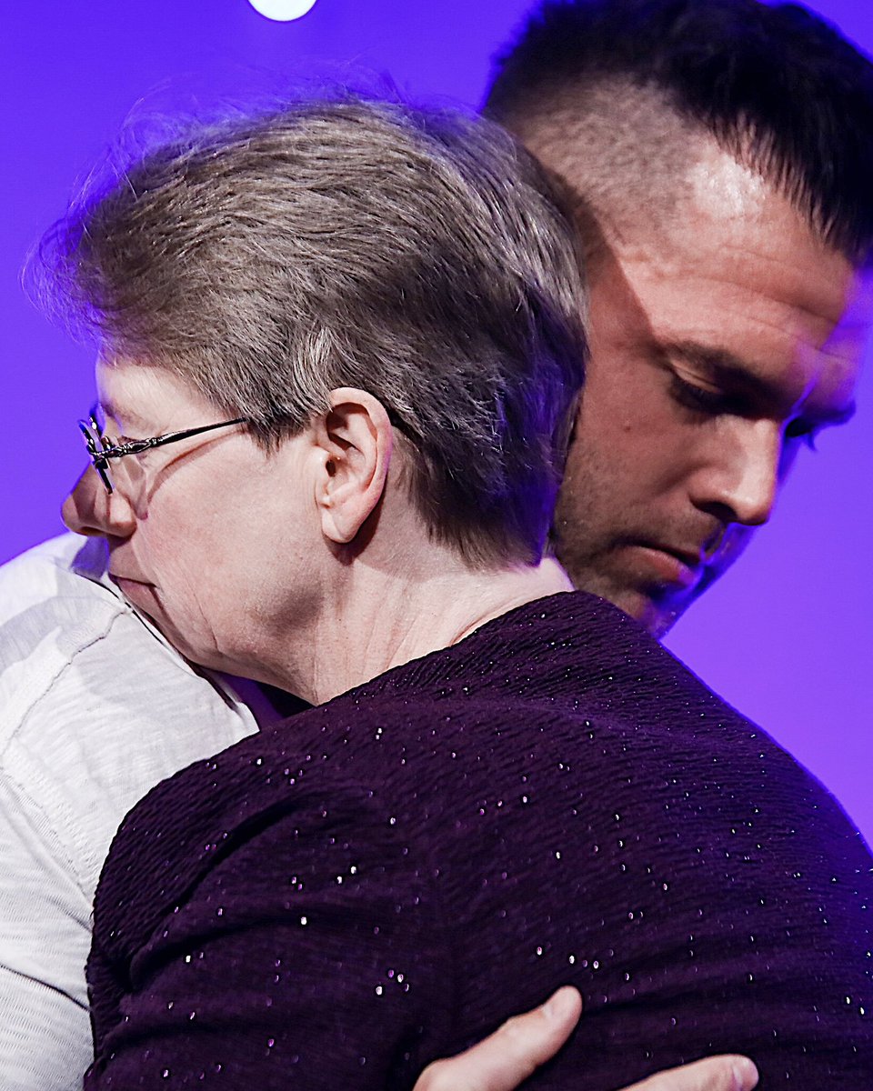 JayAllenMusic's tweet image. Happy birthday to my beautiful mother in heaven. You would have been 59 today, but instead you’re dancing with angels. Forever missing you…