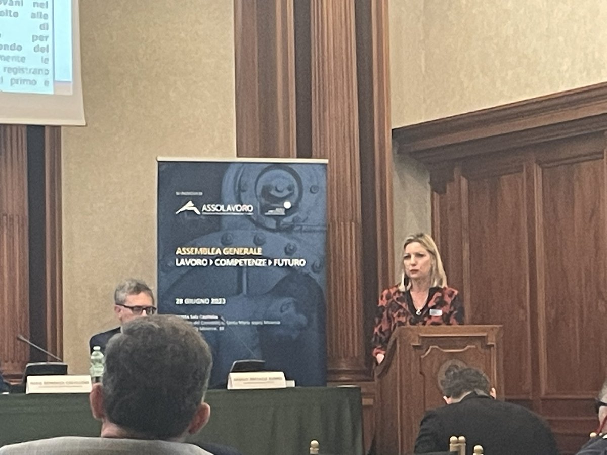 Grandi dimissioni oltre l’80% per accesso a nuovo lavoro #Ciucciovino <a href="/SilviaCiucciov1/">Silvia Ciucciovino</a>  <a href="/UnivRoma3/">Università Roma Tre</a> all’assemblea di <a href="/assolavoro/">Assolavoro</a> #LavoroDiValore #Assolavoro
