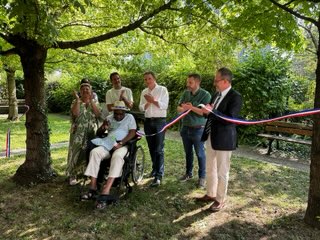 celinedeslattes's tweet image. Nouveau lieu pour les LAM et LHSS (lit daccueil médicalisé et Lit halte soin santé).25 places pour accueillir les personnes en grande fragilité et souffrantes. Merci aux équipes et aux partenaires présents  depuis 2019 #accesalasanté @Grenoble_Commun #CCAS @VilledeGrenoble