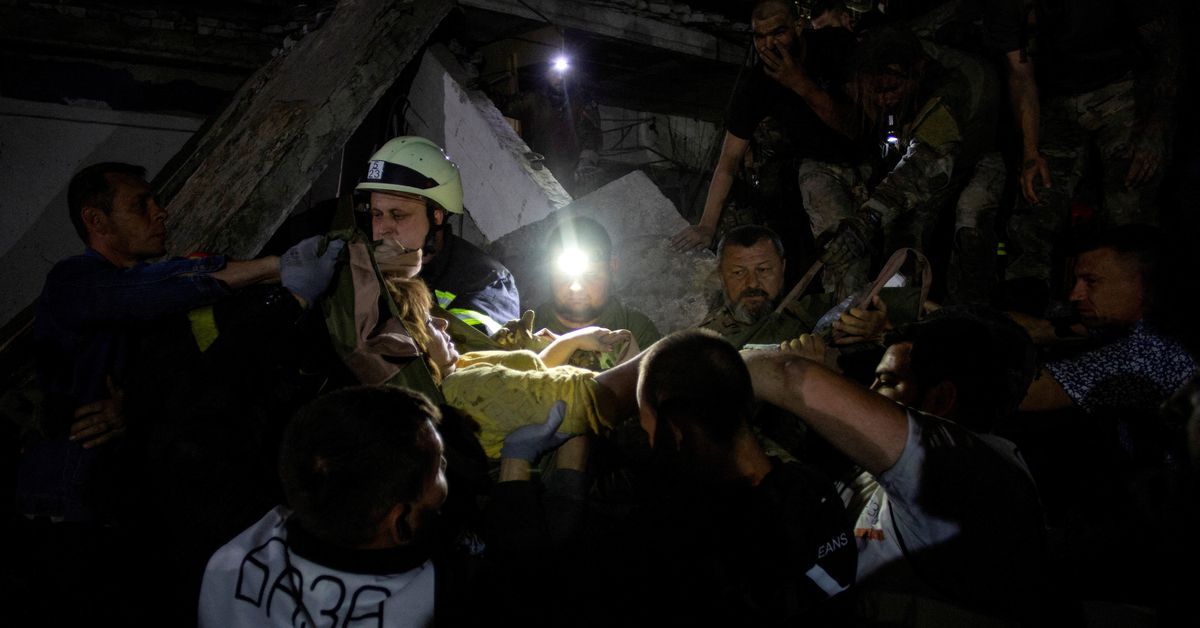 Reuters's tweet image. Twin sisters among 11 killed in Russian attack on Ukraine's Kramatorsk reut.rs/3PA4q19