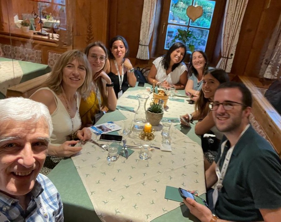 tasaycohu's tweet photo. Compartiendo ciencia y experiencia con gente querida. Pasando días de #pancreatología en #alpbach #EPC23
@EurPancClub @SCPancrees @vallhebron @MoleroXavier @evaqueroraya @efort  @ResisDigesHUVH https://t.co/1HFerZDZ4r