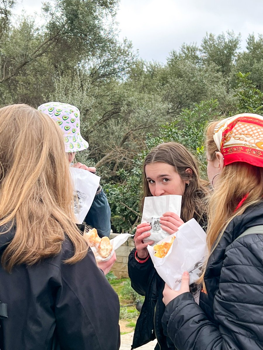 EF Tours Canada tweet media