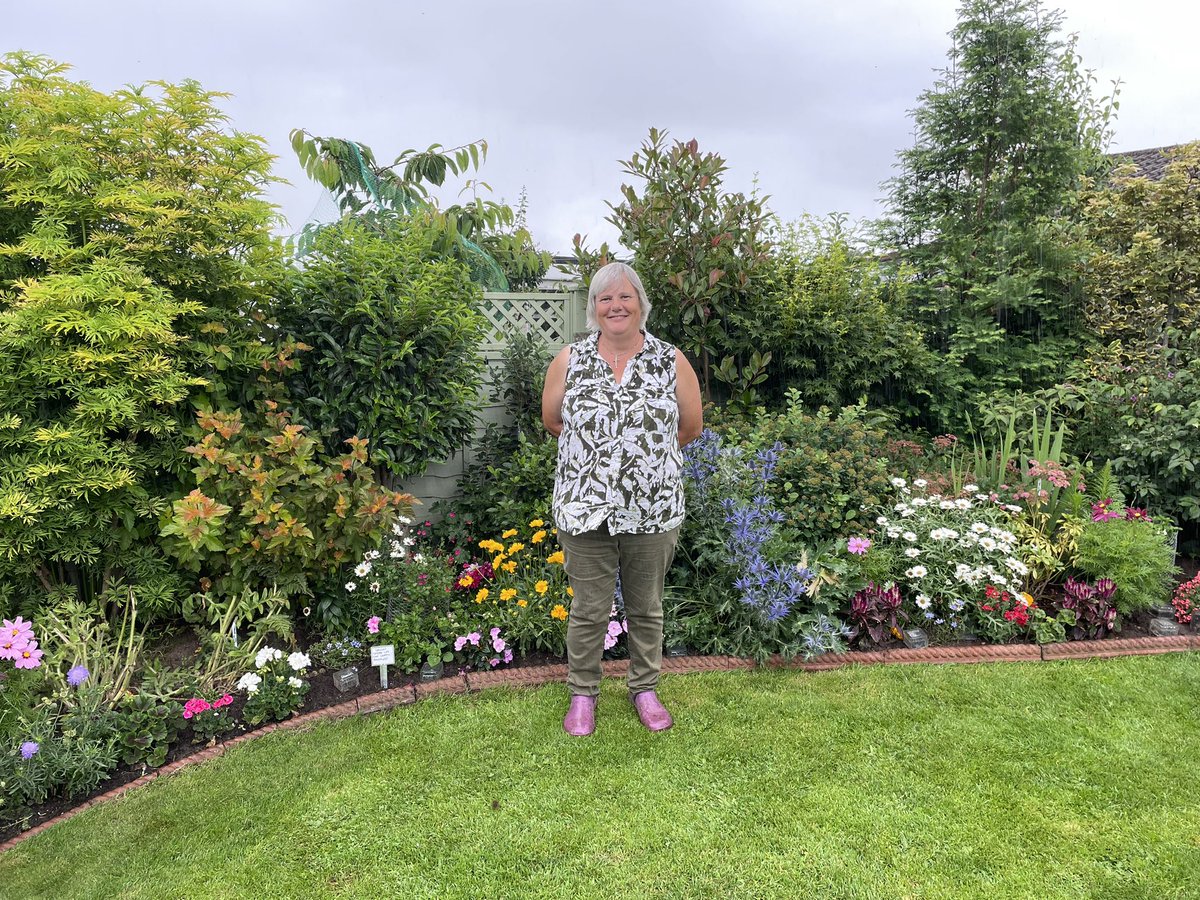 NBC_GreenTeam's tweet photo. ……………just a few more beautiful gardens to lift your spirits 🌺 https://t.co/2FUXDWljts