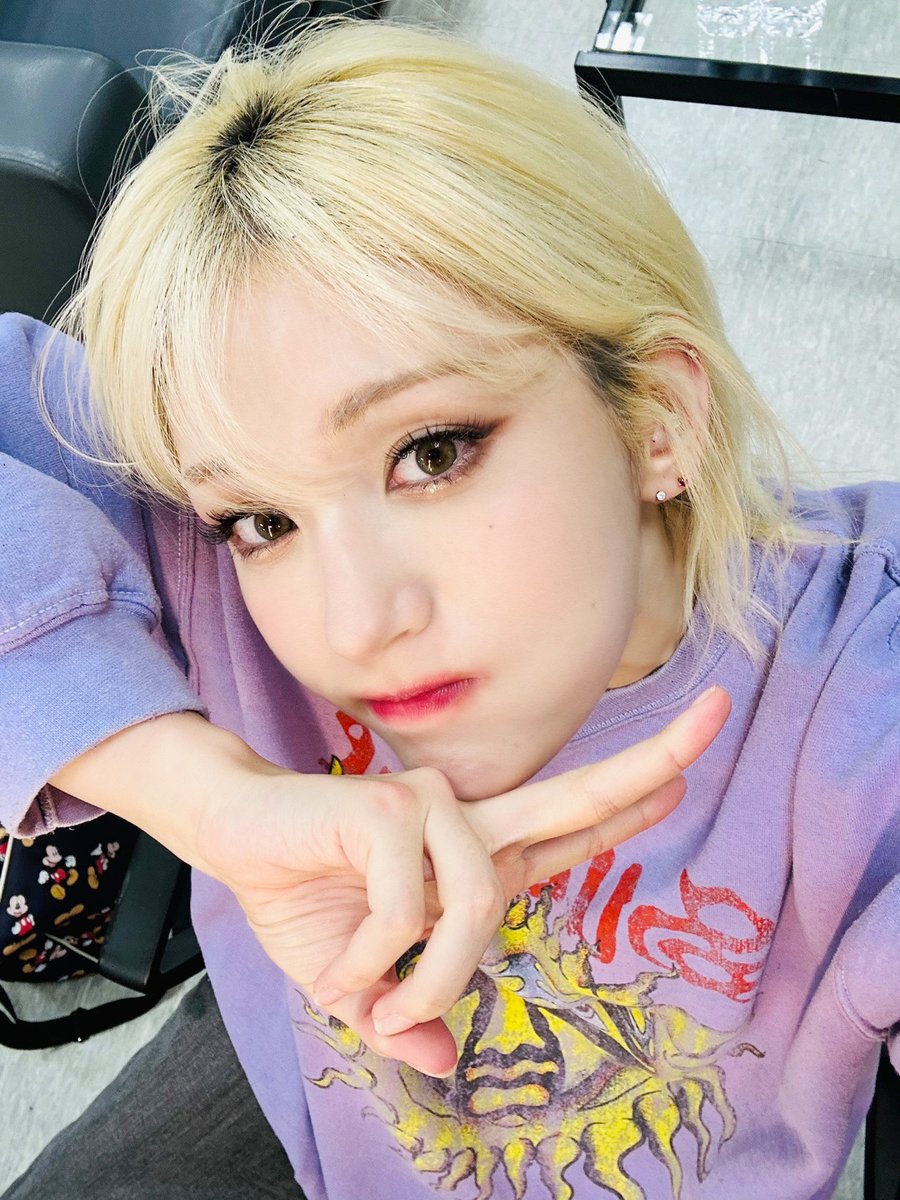 somijwon's tweet photo. A fluffy bundle of joy, this adorable bunny bounces around the room, radiating happiness like a beaming sunflower. With an infectious smile, she fills the air with an undeniable sense of bliss. Oh, the purest of happiness can truly be found in the simplest of moments! https://t.co/5KZmwtP8az