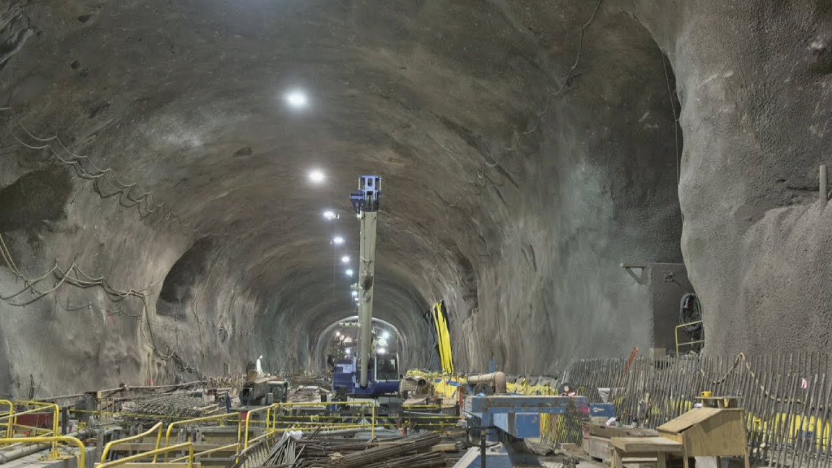 NYCBikeLanes's tweet image. A group of anti-congestion pricing advocates have found a loophole to avoid paying the tax.

They've discovered a network of underground tunnels where the DOT has no authority to install license plate readers.

Access to the tunnels start as just $2.75 per use or $127 a month.