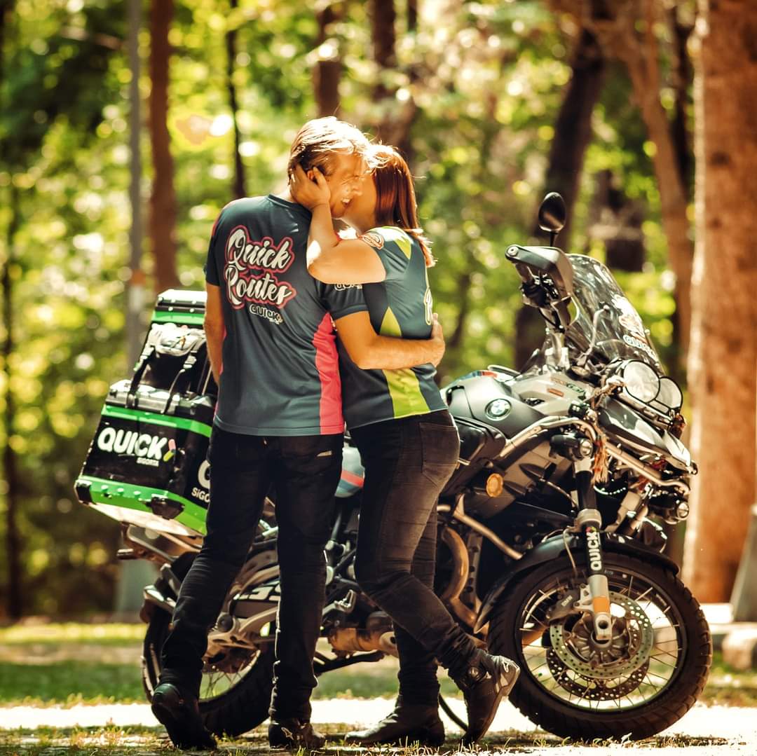 Sevgimizi göstermekten çekinmediğimiz, bol bol sarıldığımız bir bayram olsun. Sizi Seviyoruz.❤️❤️ "Kurban Bayramı'mız kutlu olsun. 

#2teker2yürek #qui̇ckroutes #bayramımızkutluolsun #KURBANBAYRAMI #motosikletseyahat #motosikletrotaları