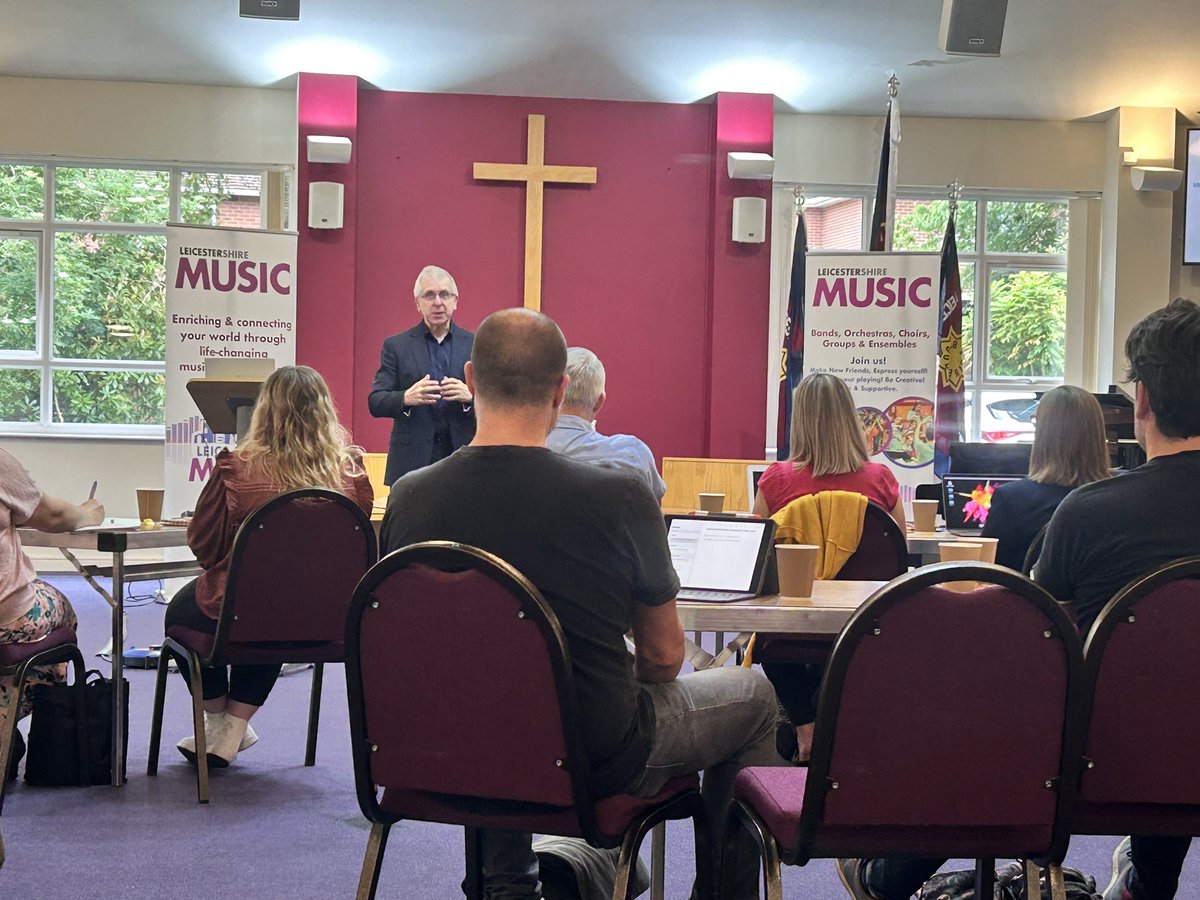 SJagdevPowell's tweet image. Great day today, meeting so many wonderful teachers at the @leicsmakemusic #SecondarySymposium. Great sessions  from Mark Phillips @EnglishCadence, @i_can_compose and Sharon Durrant. What an informative and inspiring day of #CPD!  #MusicEducation #Music #leicsmakemusic