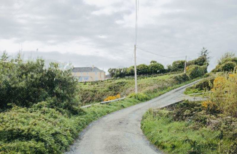BekkaPrewitt's tweet photo. Had the Craic in Ireland! Random pictures of awesome things! Melancholy to leave.🌼 Could live there. Check out how narrow these Irish roads are!😳😰
@prewitt_l
Celtic Quest:🇮🇪🏴
#ireland #irish #irishlass #redheads #gingers #momdaughter #Irishroads #travel #Craic #iloveireland https://t.co/sqFtsW8UVG