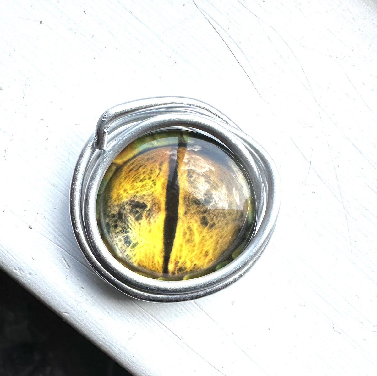 eldwenne's tweet photo. Watch the birth of Soul Integrity! This is now available in https://t.co/yYA9Ao1gZa - there is only one made and won’t be replicated!
#wirewrapping #wirewrappedjewelry #wirewrapart #wirewrapartist #dragoneye #handmadejewelry #womanownedbusiness #shopsmall #behindthescenes https://t.co/Im8CABBnip