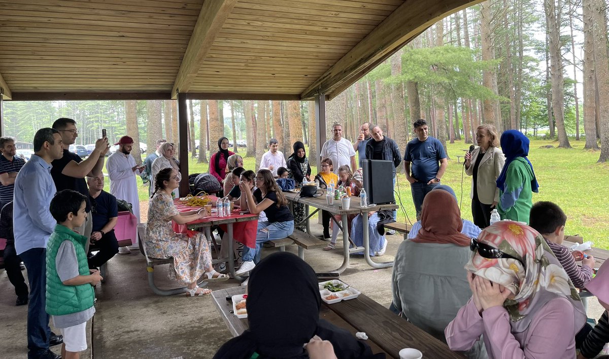 JoyceCraigNH's tweet photo. Wishing a joyous Eid al-Adha to all those celebrating, and thank you to my friends for inviting me to join your families this afternoon. It was an honor to share a meal and spend time with each of you. Eid Mubarak! https://t.co/oUCpX2UZPu