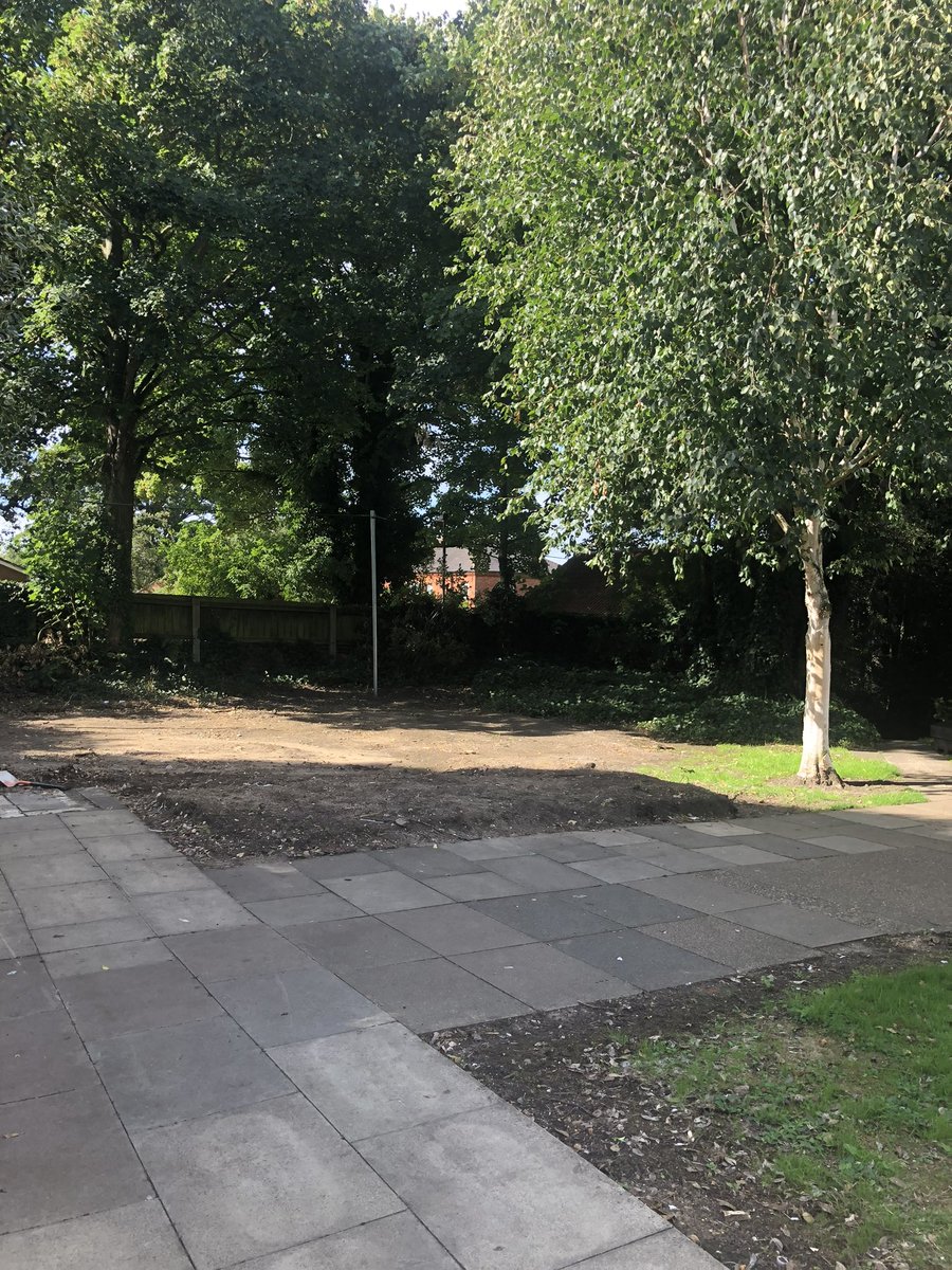 PlanetSaveUK's tweet photo. Did you know we also carry out landscaping works? Here is an unused bit of land we are turning into a woodchip area for a local school. 1/2

#planting #reducereuserecycle #fencing #britishlandscape #landscaping #sustainablebusiness #carbonneutral #renewables #ecology  #planttrees https://t.co/nmlgirHRCi