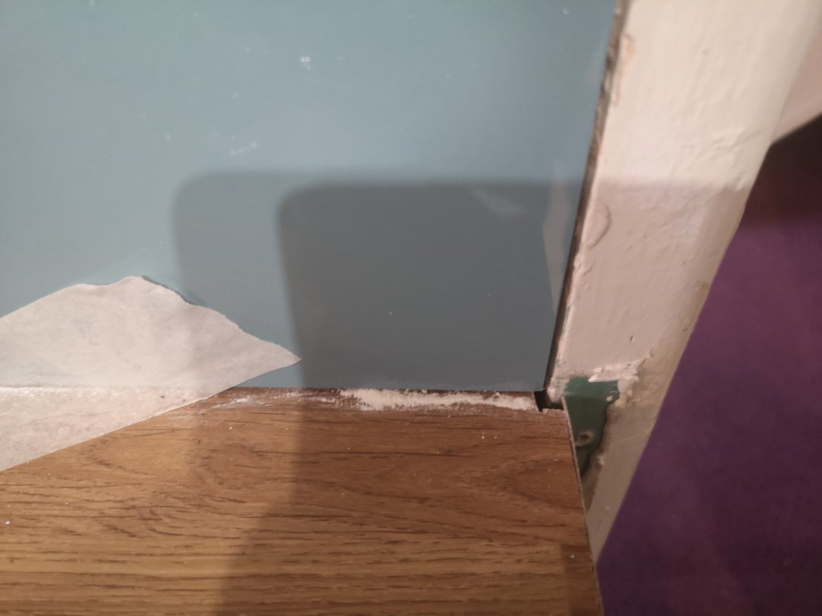 mariesampays's tweet photo. #BBCWatchdog re @Wickes, my mum has had the same awful experience. Sold a worry free end to end service and don't care when money paid. No proactive internal comms. Should invest in raising their fitters standards, rather than set up a new customer service team! https://t.co/5X0PPNHP3N
