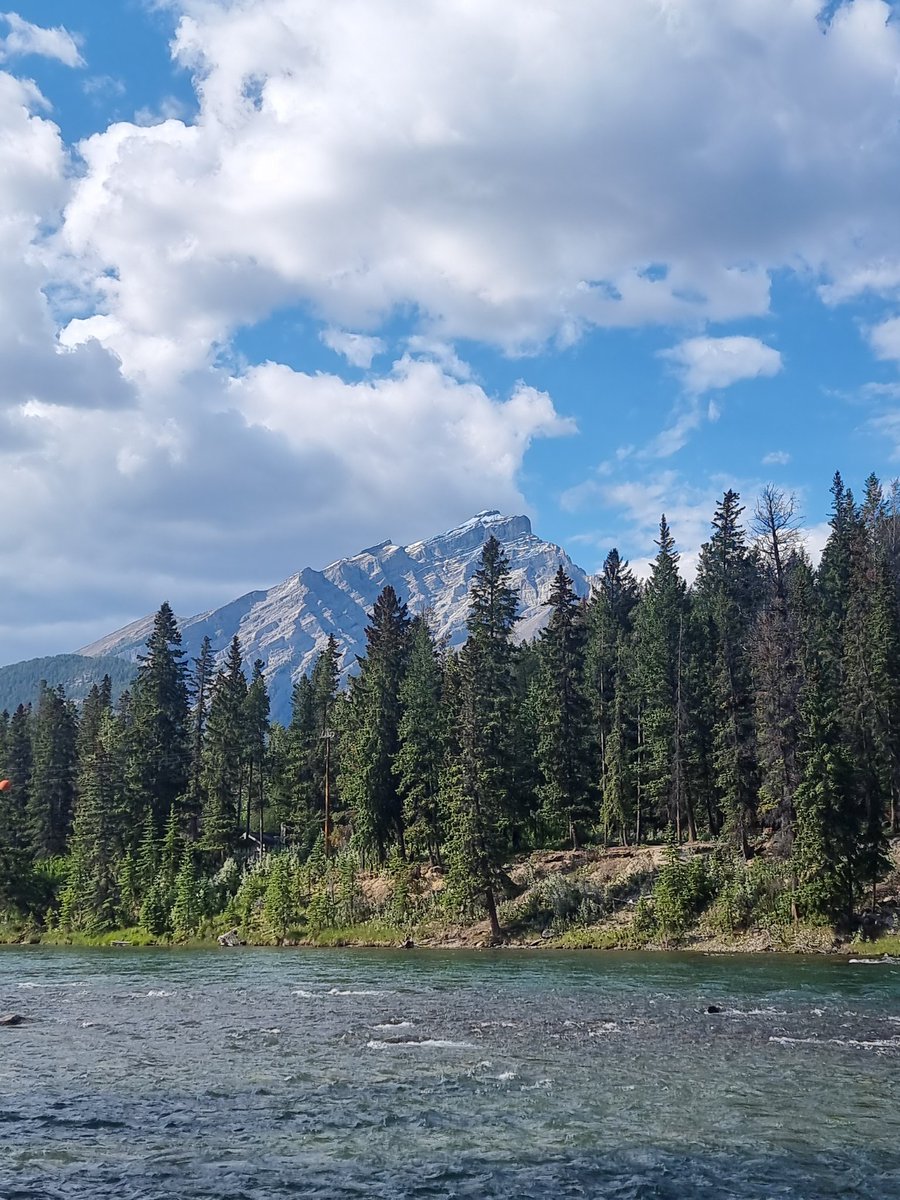 Time to venture into rocky mountains🧗‍♂️🏔
#trekking #summer