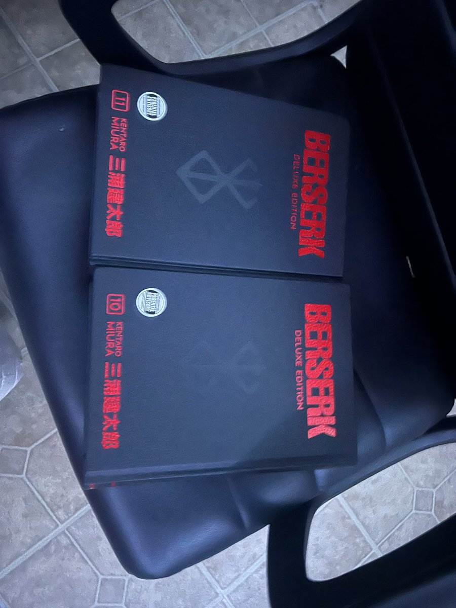 morphinducky's tweet image. 3 more berserk books 🕺🏾