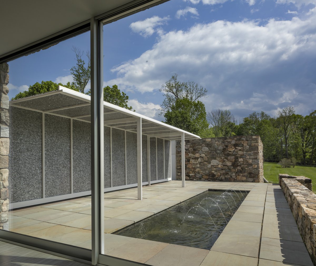 Home designed by Robert Siegel. Featuring an Alusion™ Stabilized Aluminum Foam wall.