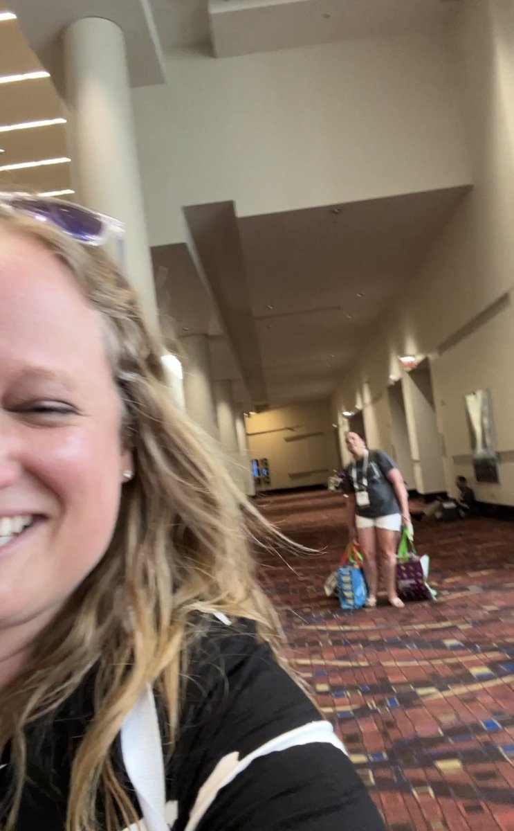 LBookends's tweet image. We are so lucky to have such an incredible community of #kidlit champions - from the authors &amp;amp; illustrators to the librarians &amp;amp; teachers to the editors, publishers, &amp;amp; booksellers! The amount of joy we experienced at #ALAAC23 will stay with us for a long time to come! 📘🌟