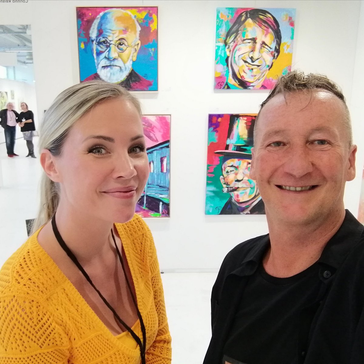 Romsi07755176's tweet photo. @ArtforAndysSake No. Halfway.
We met at #artmuc exhibition and been neighbors there as artists https://t.co/TVyUrC6fXE