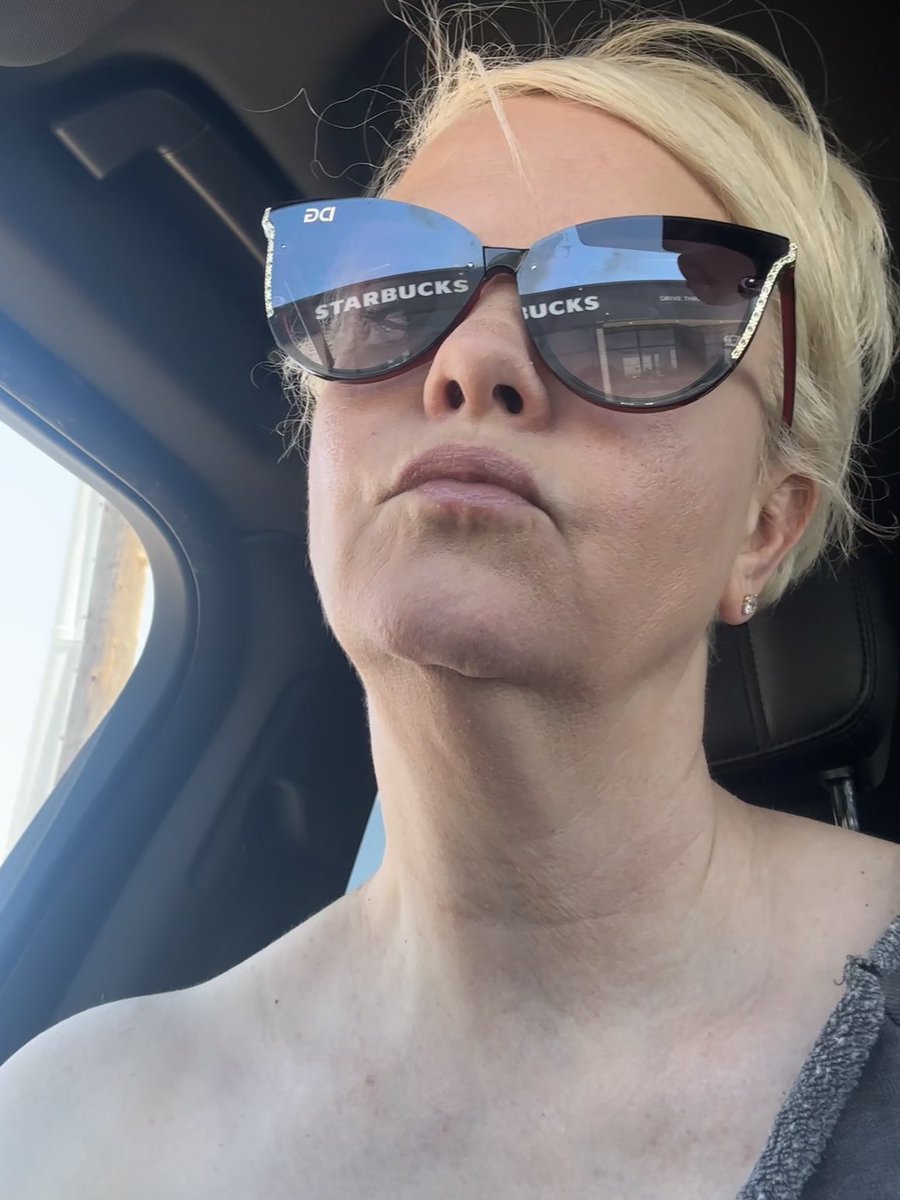 KierstenWarren's tweet photo. If you didn’t forget your sunglasses and then have to break down and buy gas station sunnies did you even go on a road trip? https://t.co/PuEsBsbQD3