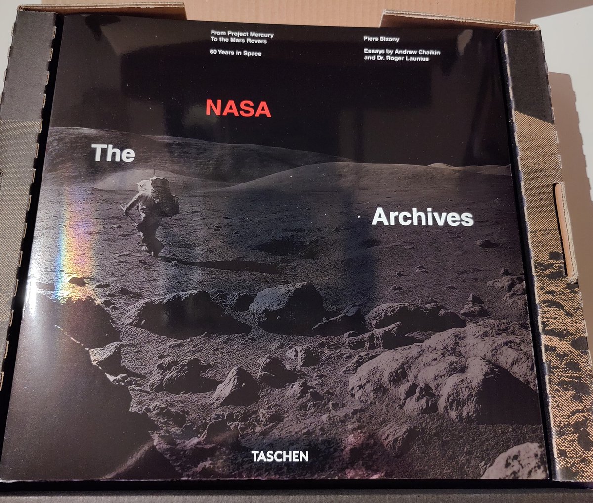 Nickfredhune's tweet photo. @_JasonAvery @ILFORDPhoto @Leica_UK @BWPMag I guess this qualifies as a photo book?
Anyway it's the last one I bought. ππ
#filmfeb https://t.co/rpJ5GgLuyp