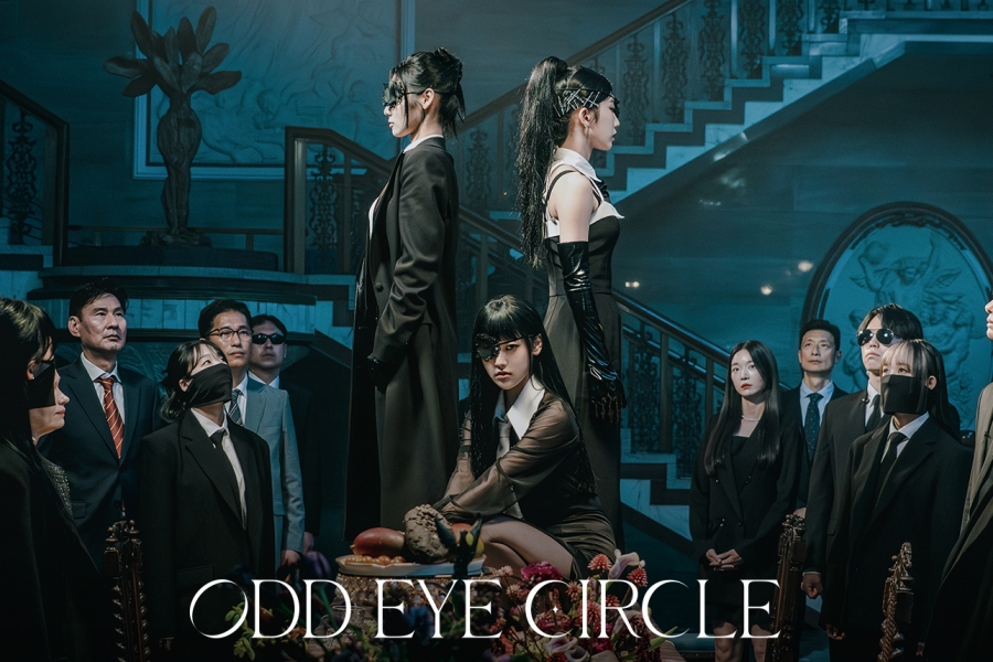 soompi's tweet photo. WATCH: #LOONA's #ODDEYECIRCLE Drops Exciting Teaser Video For Long-Awaited Return As Unit
https://t.co/F7qVXkpEZV https://t.co/tZs3qRqSti