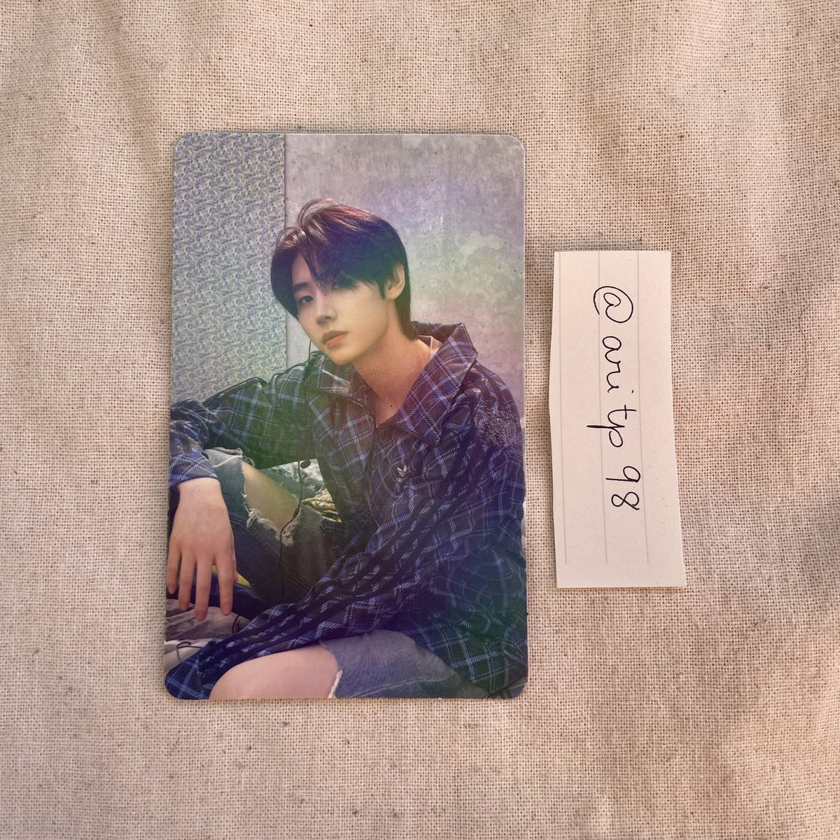 aritp98's tweet photo. [VENDO] PHOTOCARDS SUNGHOON

- photocards oficiais 
- R$58 os dois ou R$30 cada + frete
- sem avarias
📍posso entregar pessoalmente pra quem for de curitiba ou paranaguá! 

🏷️ enhypen sunghoon kpop venda border carnival https://t.co/46KJPdA2ld
