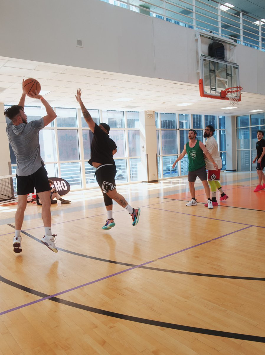 DeAthletics tweet media