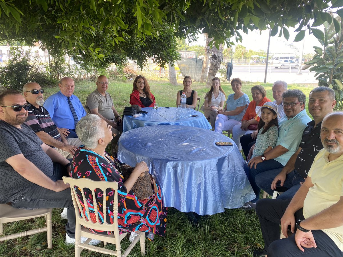 Kurban Bayramı nedeniyle Çukurova Gazeteciler Cemiyeti’nde bayramlaşma töreni düzenlendi. Bayram buluşmasında; meslektaşlarımın yanı sıra Hürriyet Gazetesinde mesleğe başladığım yıllarda bende çok emeği olan hocam Mustafa Bağdiken’i görmekten ayrıca mutlu oldum.