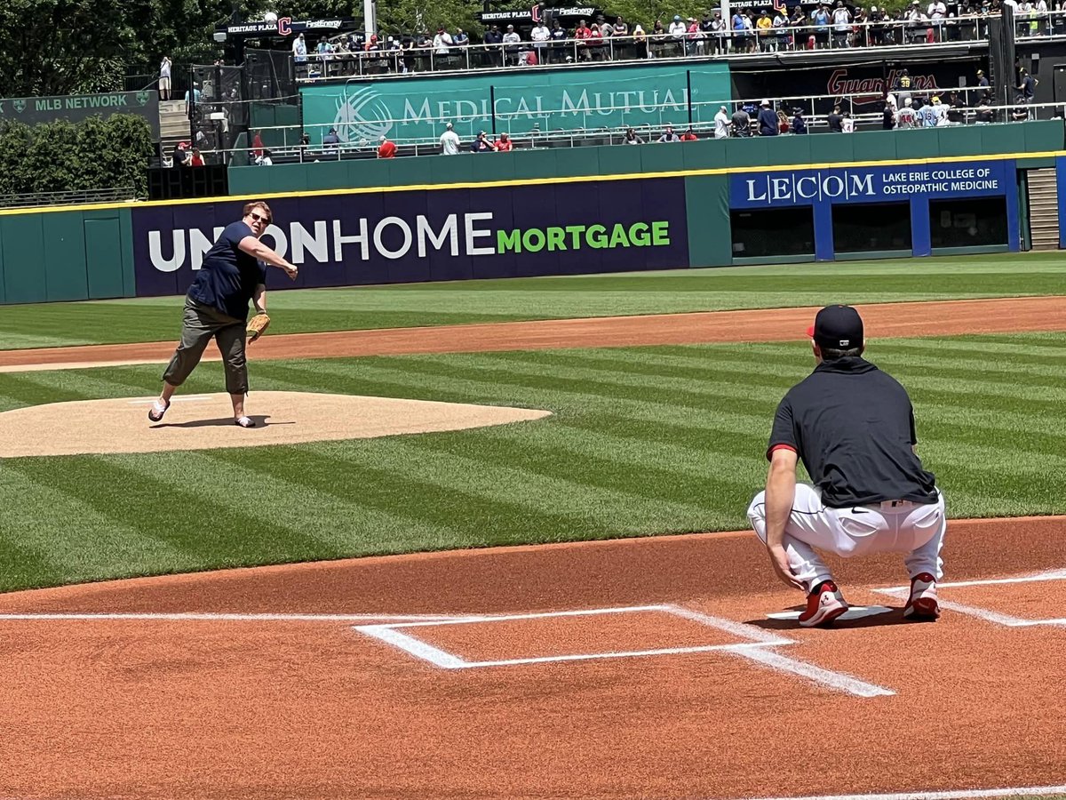 CTU President Shari Obrenski was so excited to throw out the ceremonial first pitch on Sunday at the <a href="/ClevGuardians/">ClevelandGuardians</a> game in recognition of Union day at the game! What a fun experience!