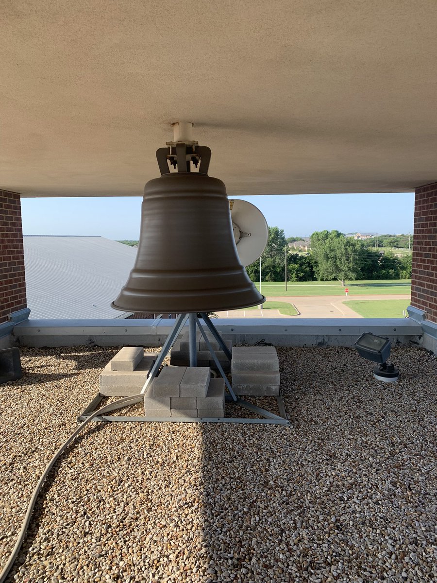 carly_woolery's tweet photo. Good morning, @WGMSWildcats! The bells are updated and ringing in the hour.  A quick visit to the roof to enjoy the beautiful morning and snap some pics. 💙🐾 🔔 #MISDProud #WGMS https://t.co/8ooUo4pWms