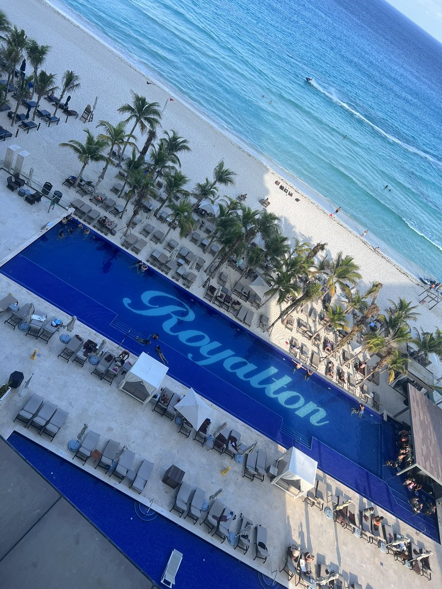 Hey y’all heyy. It’s been a min.☺️ Wanted to share a few highlights. 6/1 I accepted a new role of Business Solutions Executive!🙌🏼 I celebrated turning “forty won”6/4  in Mexico! 🥳🏝️6/27 I won a sales blitz competition in my new role!🥳#blessed #grateful #att #happy #peace #june